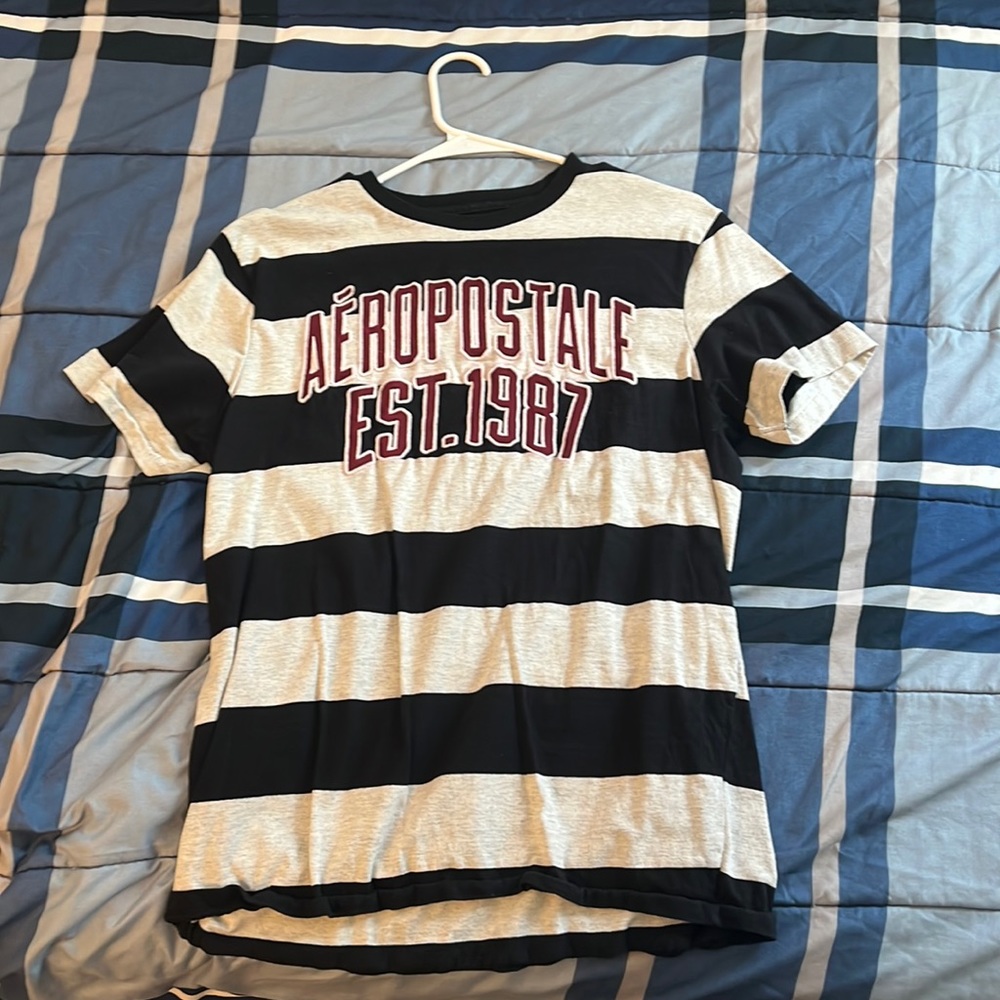 Aēropostale Striped T-Shirt